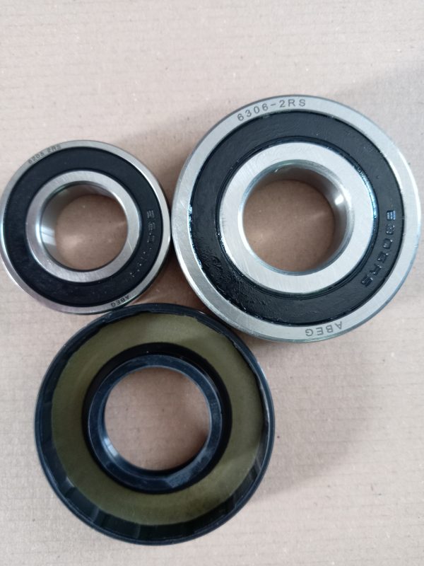 Drum Bearing & Seal Kit For Bosch Washing Machine 6205, 6306, 35x72x10/12 Drum Bearing Kit For Bosch Washing Machines Bearing 1 Size: 6205, 25x52x15 Bearing 2 Size: 6306, 30x72x19 Oil Seal: 35x72x10/12