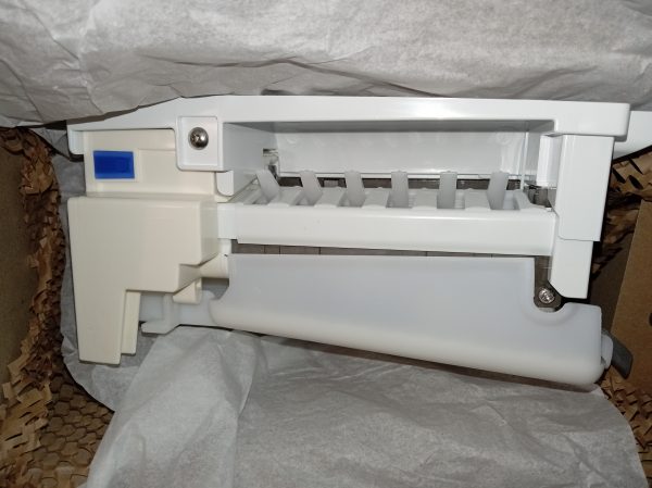Genuine SAMSUNG Ice Maker Assembly Manufacturers Part Number DA97-18859B Alternative Part Numbers DA9718859B DA9713718B DA9713718D DA97-13718B DA97-13718D