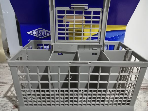 Compact dimensions: 240 mm x 135 mm x 120 mm Manufacturers' names and numbers are used for reference purposes only. These parts are in no way associated with the initial manufacturers parts