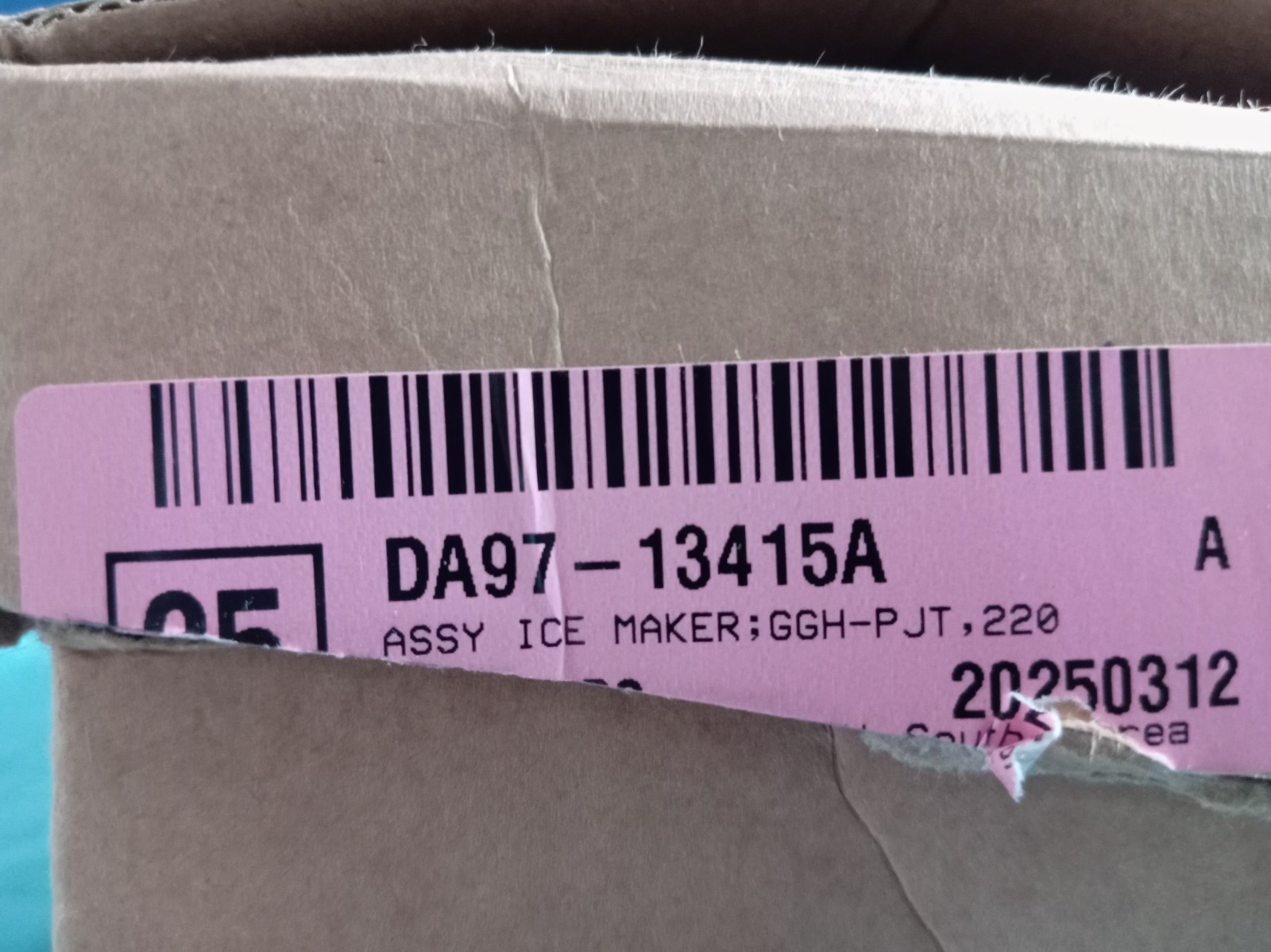 s-l1600-185.jpg Pink label on cardboard box with a barcode and part number DA97-13415A; mentions ASSY ICE MAKER and 220 (appliance part).