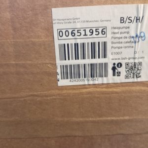 Shipping label on a brown cardboard box showing barcodes, the number 00651956, and B/S/H heat pump branding.