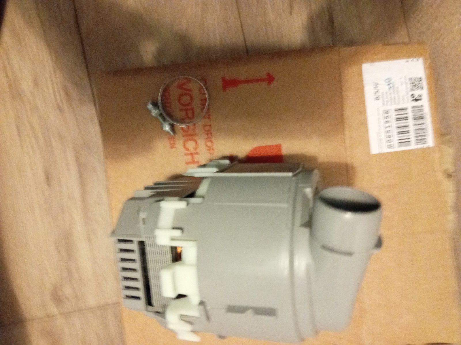s-l1600-337.jpg Gray control module with a round knob on the right, resting on a cardboard box on a wooden floor.