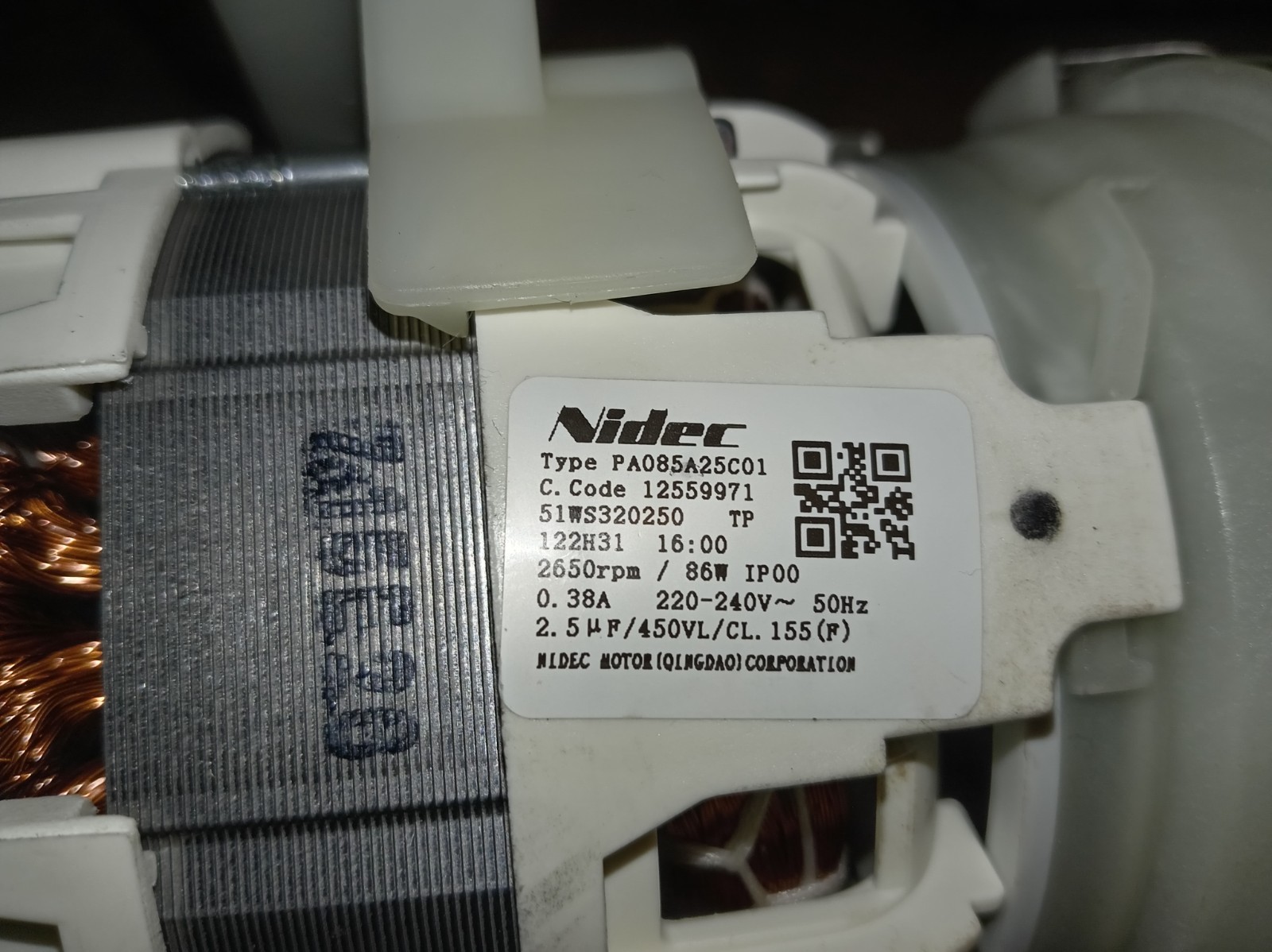 s-l1600-394.jpg Close-up of a Nidec motor label on an appliance, showing type PA085A250C01, 2650 rpm, 86 W, 220-240V, 50 Hz, IP00.